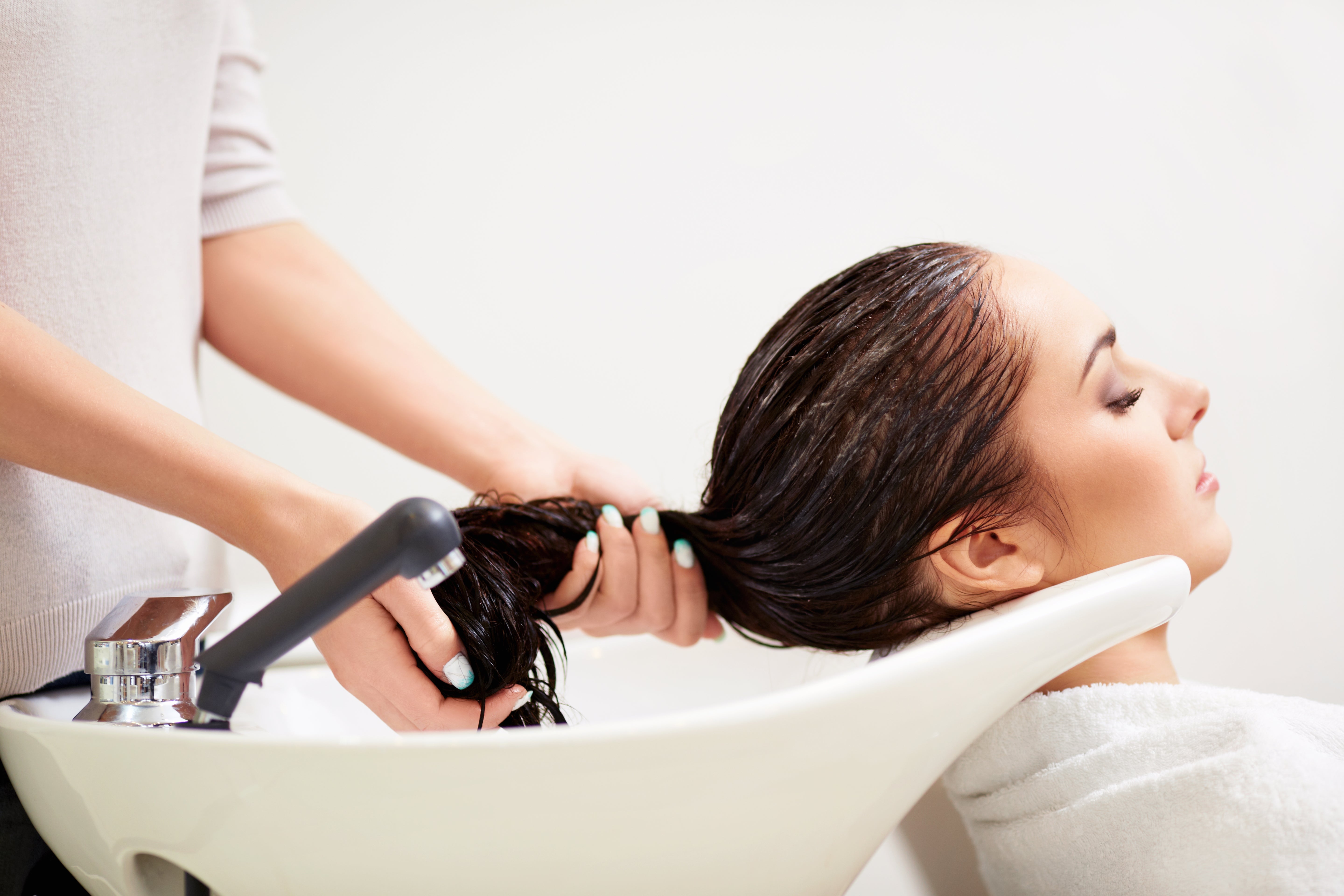 Miglior shampoo capelli secchi: Guida Completa alla Scelta