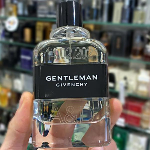 GIVENCHY GENTLEMAN EAU DE TOILETTE 60 ML - Tre Pi Profumerie